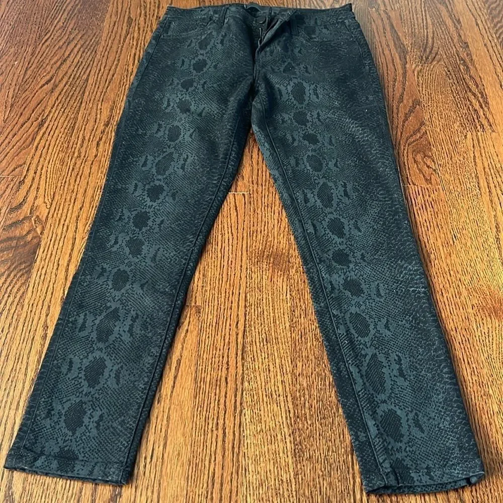 The Icon Mid rise skinny ankle size 28 Joe's Jeans Charlie Black Snake Print
